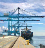 The first ship of the Diamond Line PNX service is approx. 
