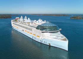 Meyer Turku delivered the Icon of the Seas to Royal Caribbean International 
