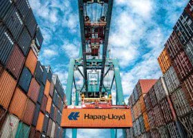 In the fourth quarter of 2023, Hapag-Lloyd's revenues fell by -48.8% 