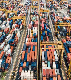 Italiens Anschlussindex an das globale Netzwerk der Containerschifffahrtsdienste ist das vierte Quartal in Folge gesunken