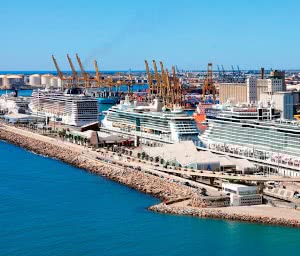 Nel porto di Barcellona il numero di terminal crociere sarà ridotto da sette a cinque