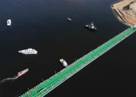 Last August, the Suez Canal was crossed by 1,070 ships (-3.3%)