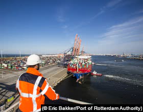 Stabile il traffico delle merci movimentato nel terzo trimestre dal porto di Rotterdam