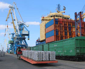 Im Jahr 2025 wurden in den russischen Häfen 884,5 Millionen Tonnen Fracht umgeschlagen (-0,4 %).