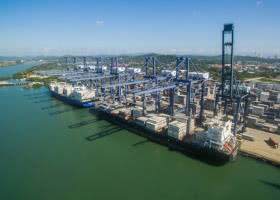 En 2025, los buques que transitaron por el Canal de Panamá aumentaron un +14,1%