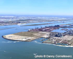 En 2025, el puerto de Róterdam gestionó 14,2 millones de contenedores (+3,1%)