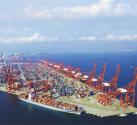 In the first half of this year, Chinese seaports handled 5.87 billion tons of cargo (+3.0%).